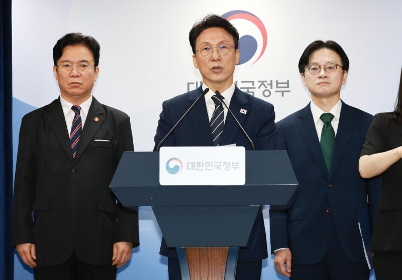 10년 전 '단결 투쟁' 외쳤지만 이제 삼성 파업 막아야 한다...김영훈의 딜레마