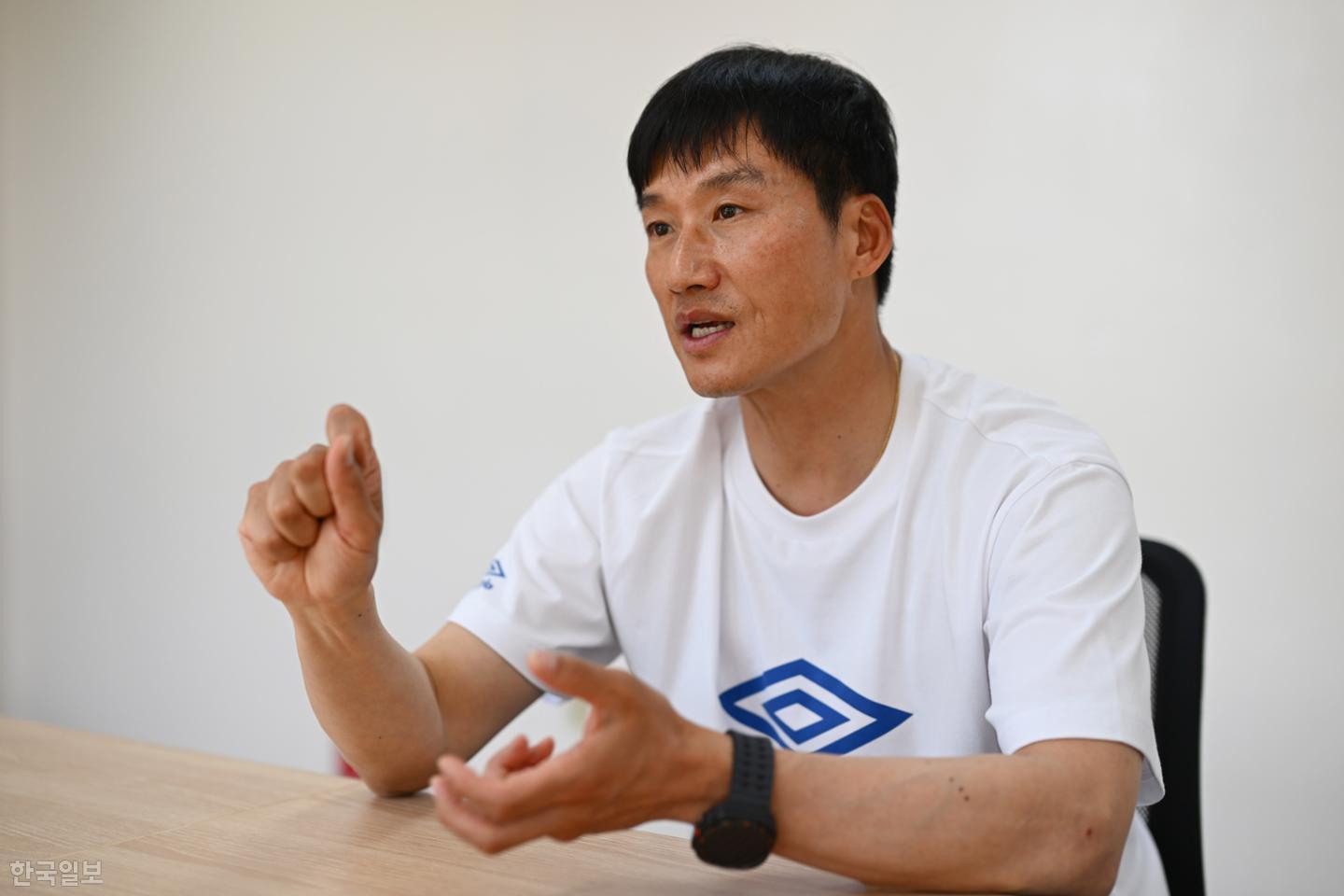 스타 감독 이정효도 K리그의 무가치함과 싸우고 있다