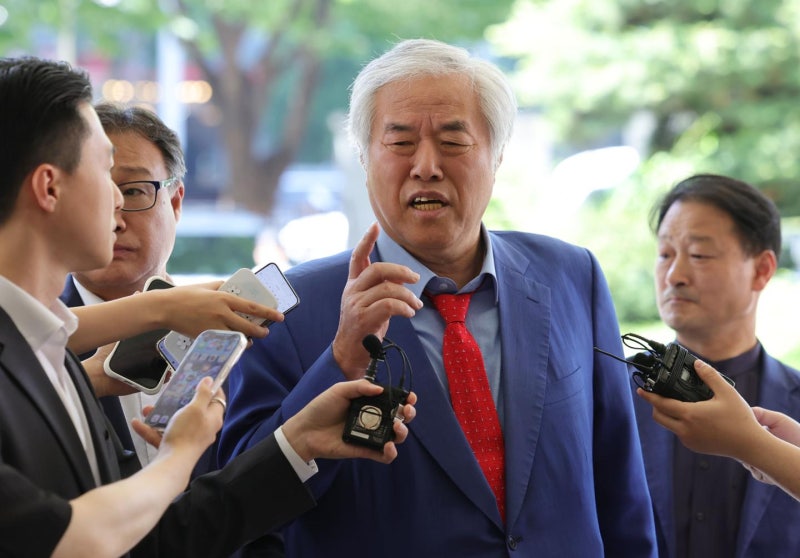 "내가 계엄령 조언했다" 전광훈 목사 발언 파문, 영상은 삭삭?