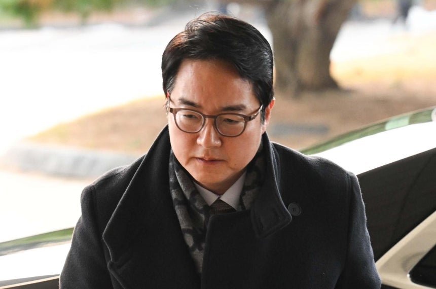 심우정 전 검찰총장이 2024년 12월 2일 서울 서초구 대검찰청으로 출근하고 있다. 최주연 기자