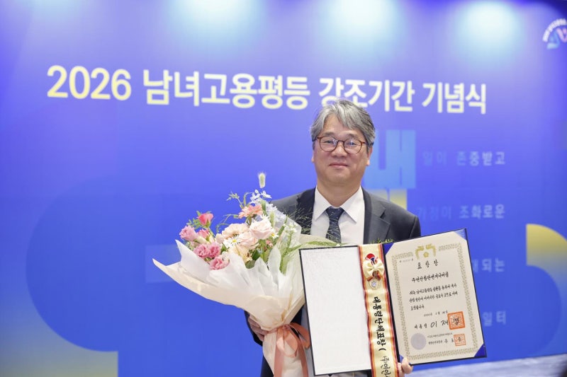 "제가 장가를 안 가서..." 50대 미혼 대표가 만든 '육아 천국' 회사