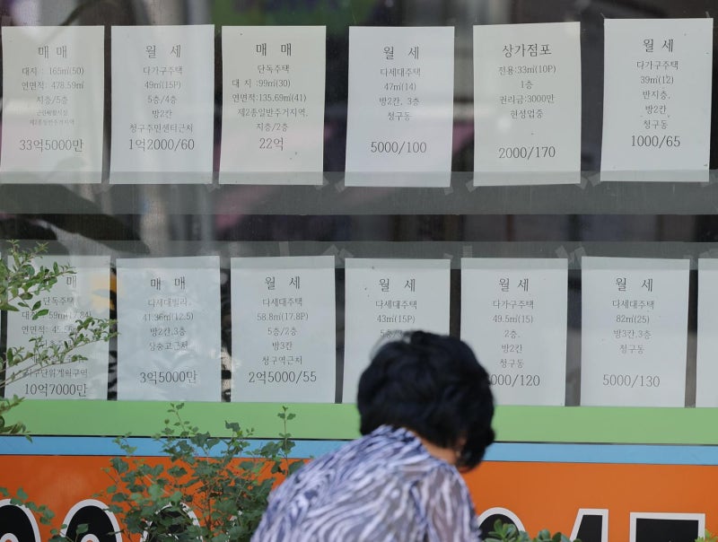 선거 앞두고 숨죽인 부동산 시장... 증여는 여전히 1400명대