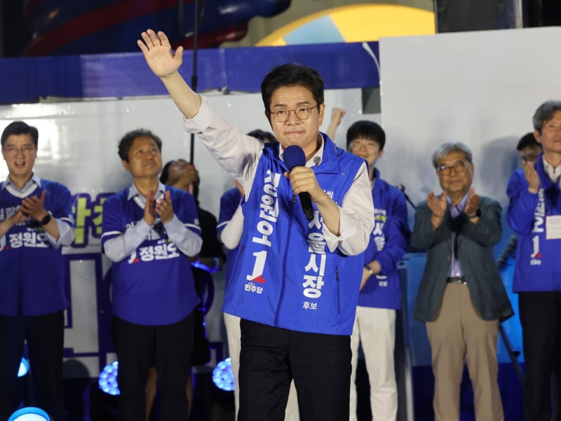 '18시간 강행군' 정원오의 호소… "딱 세 명만 투표장에 데리고 나와달라"