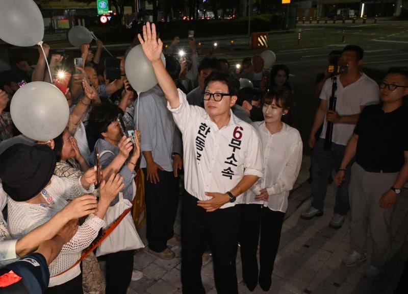 한동훈, 무소속으로 부산 북갑 뚫었다...보수 개편 신호탄