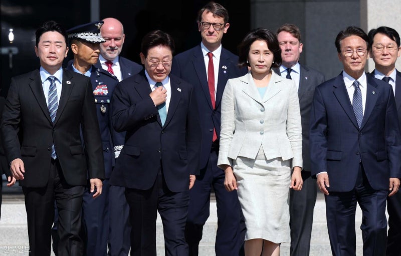이 대통령 환송 행사에서 정청래 사라졌다… '지선 책임론' 영향 해석도