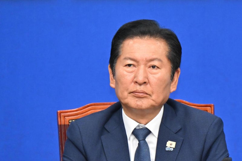 "당권 포기하라" 친명계 전방위 압박에··· <b>딴지</b> 게시판 찾아간 정청래