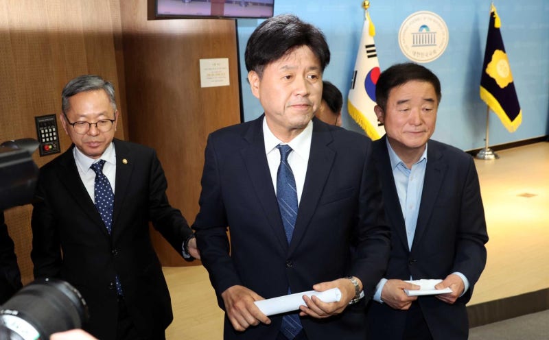 "정청래 퇴진" 찐명의 역습… 민주당 전대 '친명 vs 친청' 전면전
