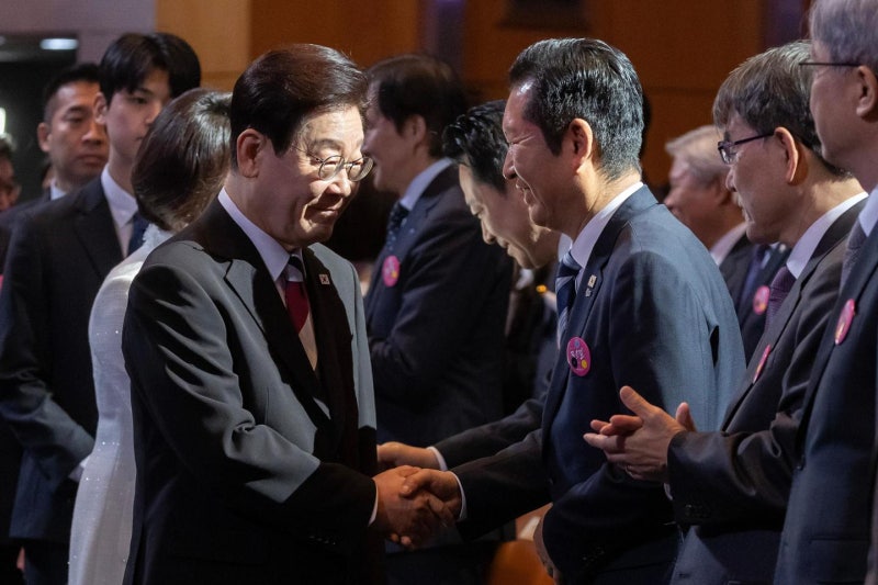 박지원 "李 대통령·여당, 이젠 주먹질… 코피 터지는 건 국민"
