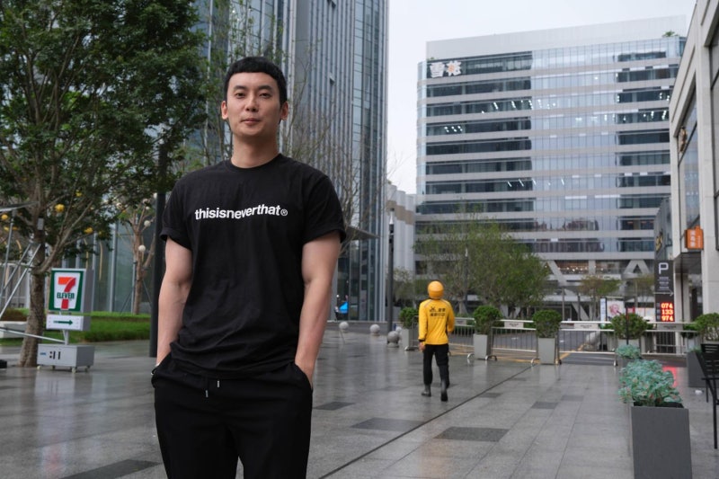 [단독] "아이템도 없는데 300억 줘버려요"… '출신' 하나로 투자자 줄 서는 이 기업