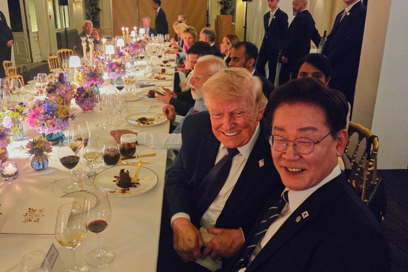 G7 만찬서 이 대통령과 2시간 대화한 트럼프 "한반도 문제 위해 필요한 역할 할 것"
