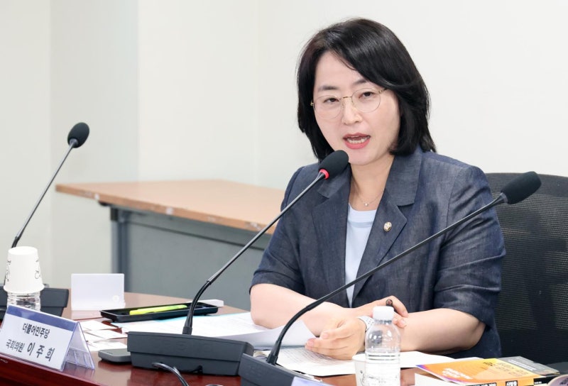 민주, <b>이화영</b> '술파티 <b>위증 실형</b>' 국힘 공세에 "명백한 여론호도"