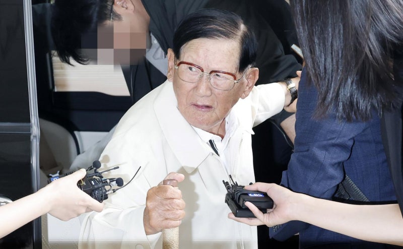 신도들에 국힘 입당 강요 혐의… 이만희 신천지 총회장 구속영장 청구