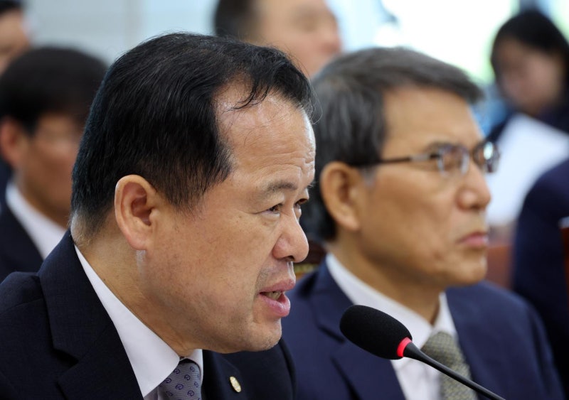 [단독] "본투표 이틀로 확대, 개표는 투표 다음 날"... 선관위 노조, 與에 개혁안 보고