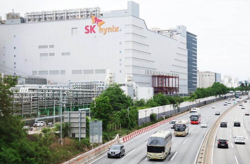 SK하이닉스 업무상 질병 요양 직원 1명 사망...노동부 조사 예고