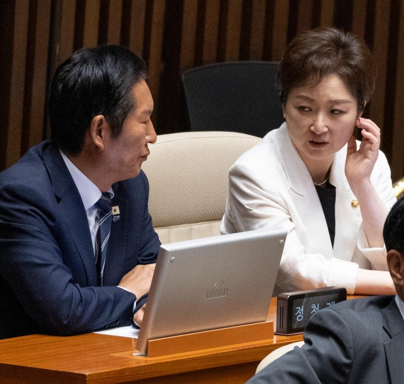 이언주 "나만 쏙 빼고 상임위원장 나눠 먹기… 정치 보복인가"