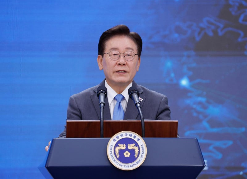 영남 찾은 이 대통령, 첨단산업 투자에 "과감한 패키지 지원 추진할 것...