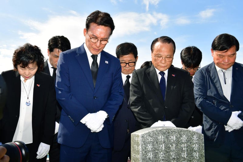 [속보] <b>김민석</b>, 민주당 대표 <b>출마 선언</b>··· "지난 1년, 자기 정치 폐해...