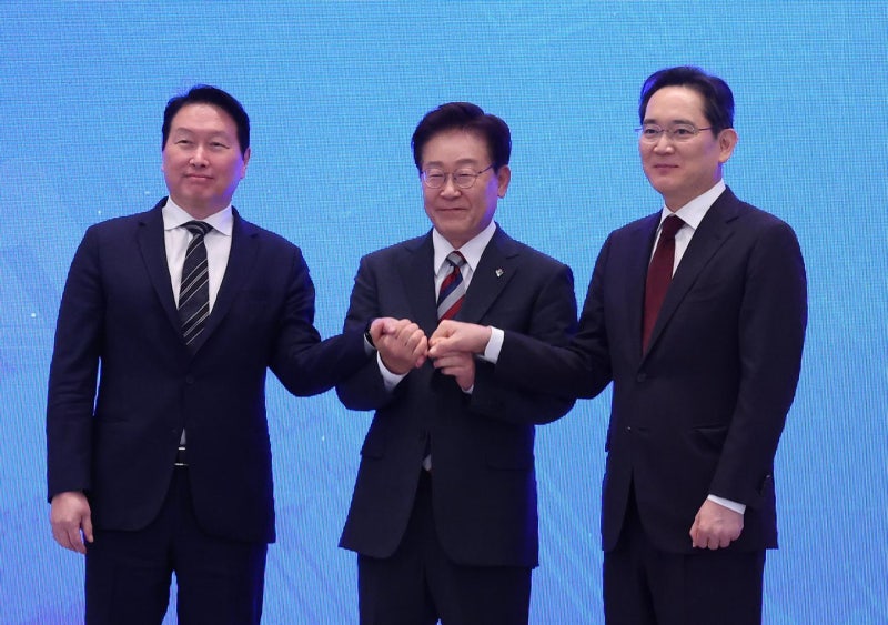삼전닉스 수천조 투자에 반도체 장비업계 "일단은 관망, 공사 단축엔.....