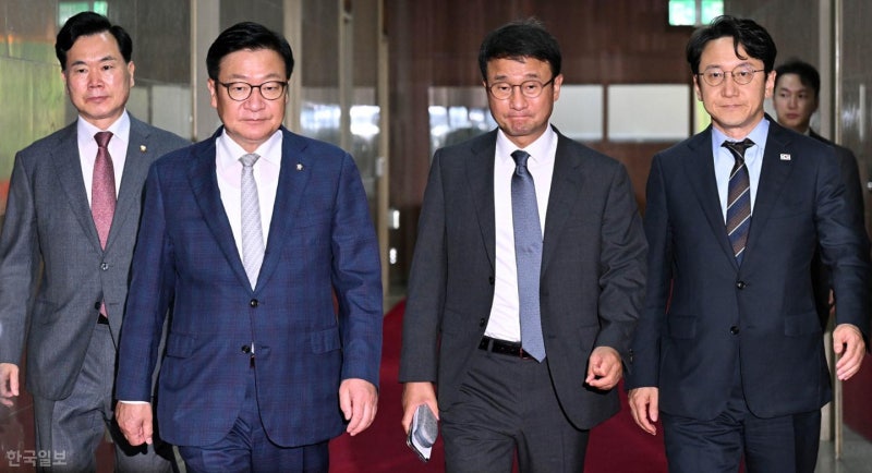 野 없이 정무·과방·국방위 줄줄이 열었다… 민주 "국회 파행 고생은 국민이"