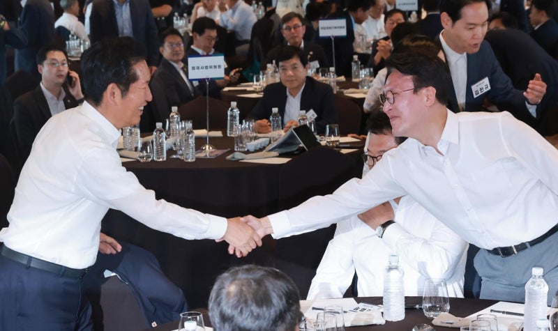 <b>김민석 직격</b>한 <b>정청래</b>... "총리의 '당대표 로망' 발언이 자기 정치 사례...
