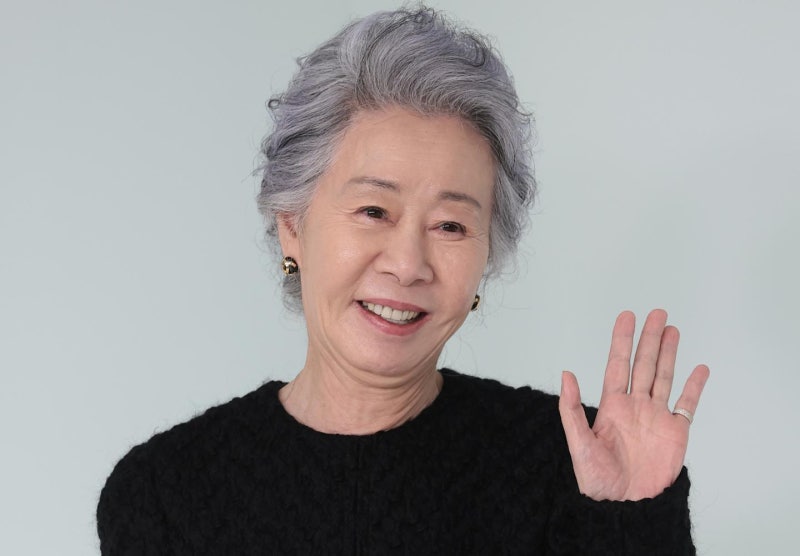 배우 윤여정 '성난 사람들2'로 美 에미상 여우조연상 후보 올라