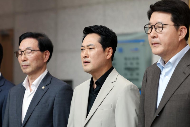 "이게 경찰의 민낯" 장동혁, 광주경찰청 항의 방문했다가 30분 대치