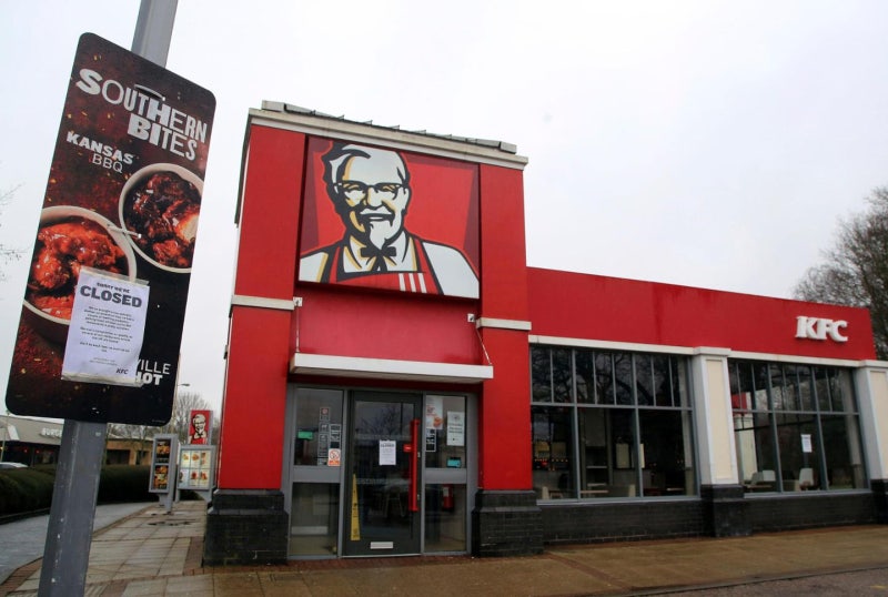 영국 학교 앞 KFC 퇴출? 의회 "패스트푸드 개점 막아야"