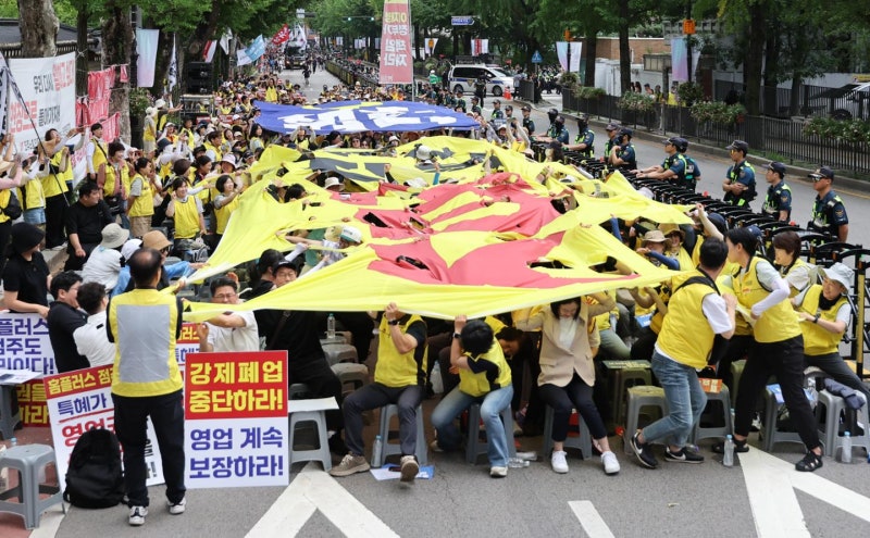 홈플러스 회생 불씨 살아났다... MBK·메리츠, 2000억 지원 잠정 합의