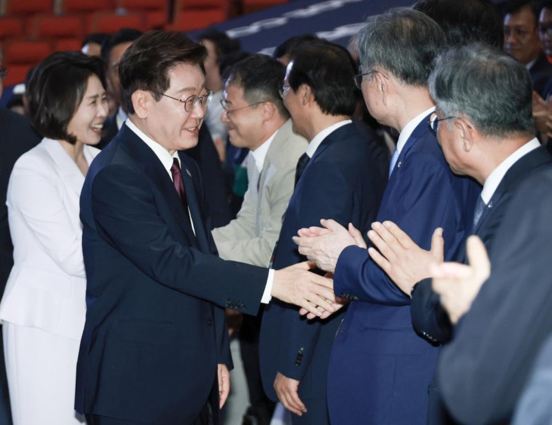 이 대통령 "백범 탄생 150주년에 유네스코 <b>세계유산위</b> 개최... 결코 우연...