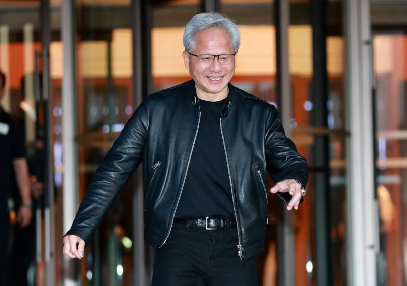 황 사장의 때 묻은 검정 가죽 자켓이 14억 원에 팔렸다고?