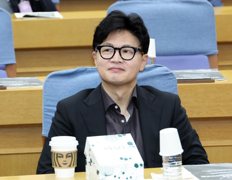 "노인 비하 한동훈 못 따라가" <b>장예찬</b> 선거법 위반 <b>무혐의</b>