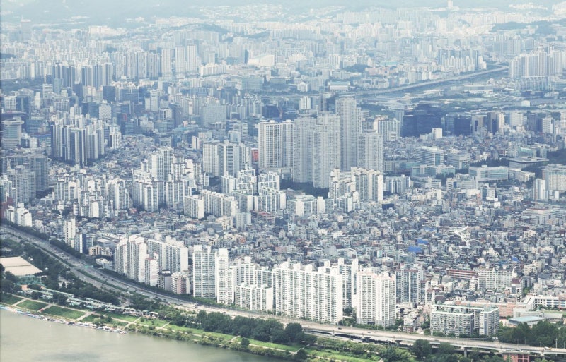 정부는 '세제 정상화'라지만… 시장은 "강남·한강벨트 고가 주택 팔라는 압박"
