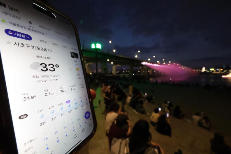 더워서 잠 못 잔 다음 날, 결국 쓰러졌다… 최악 열대야가 불러온 위험