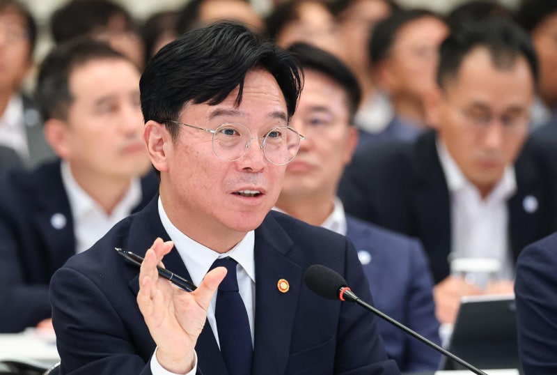 노동장관 "주 52시간 예외 없어도 반도체 천문학적 성과…예송 논쟁 안돼"