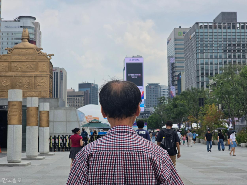 거리는 뜨겁고 눈치는 따갑고… 박물관·공항으로 몰리는 '노인의 피서'
