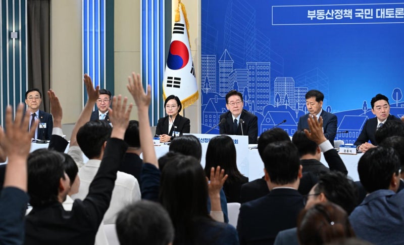 세무사도 '쩔쩔'… 20년 새 9번 뜯어고친 부동산 세금