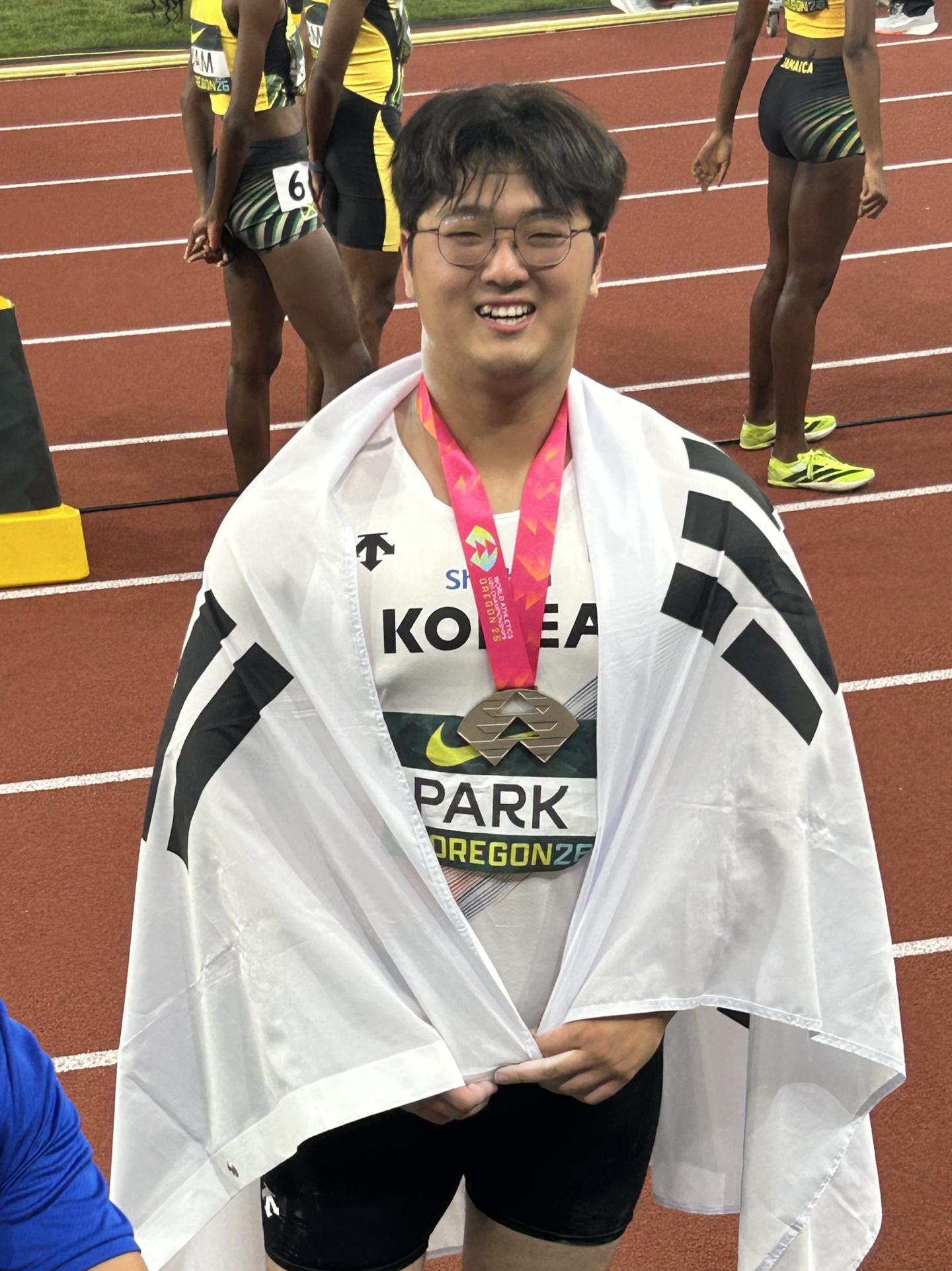 '투포환 기대주' 박지훈, U-20세계선수권대회 은메달 쾌거