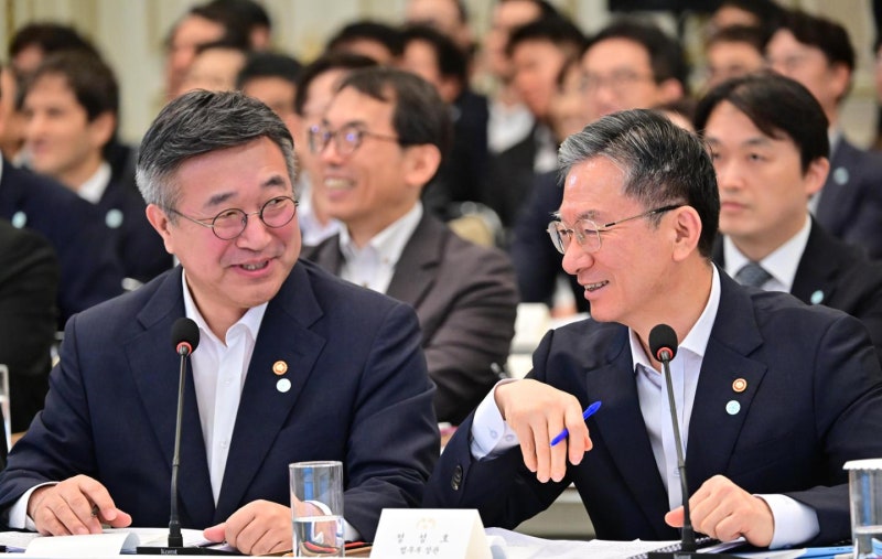 [사설] 세상이 전전긍긍 개정 형소법, 안 읽어봤다는 대통령