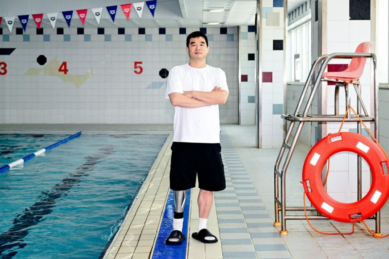 군복무 중 다리 잃고 '금메달'...상대 선수 한쪽 팔보며 "너도 이겨냈구나"