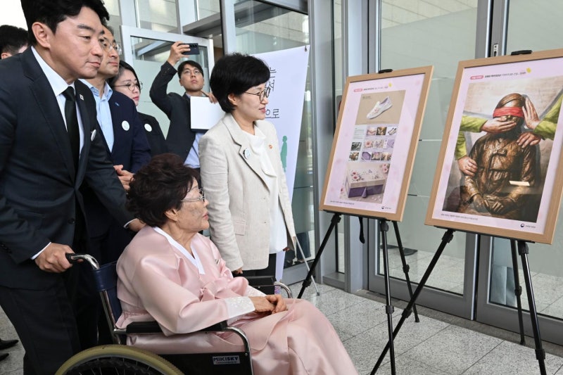 19세 대학생이 할머니를 기억하는 법... "위안부 비극, 오늘의 여성 폭력으로 이어져"