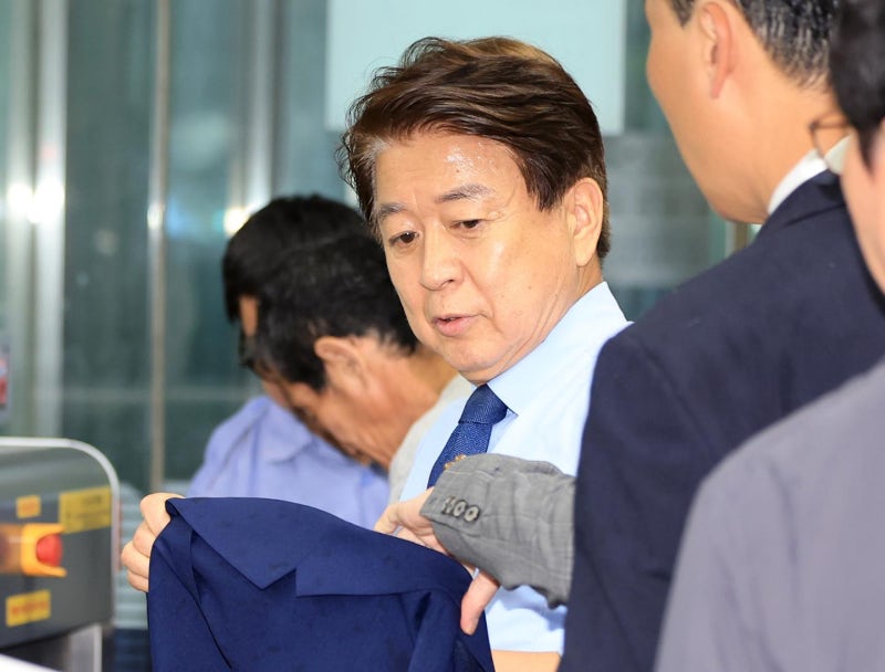 [속보] '<b>불법 정치자금</b> 수수' <b>노웅래</b> 1심 이어 항소심도 <b>무죄</b>