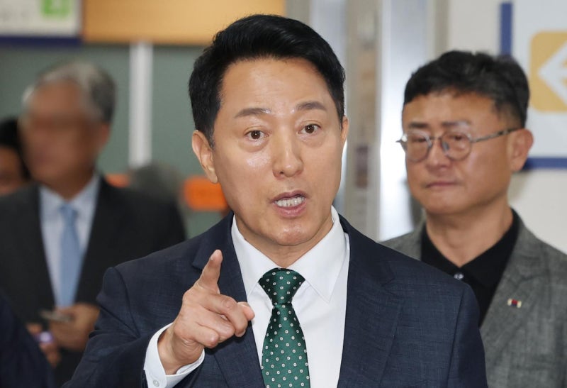 1심 '당선무효형' <b>오세훈</b>, <b>항소심</b> 첫 <b>공판</b> 출석하며 "무죄 입증할 것"