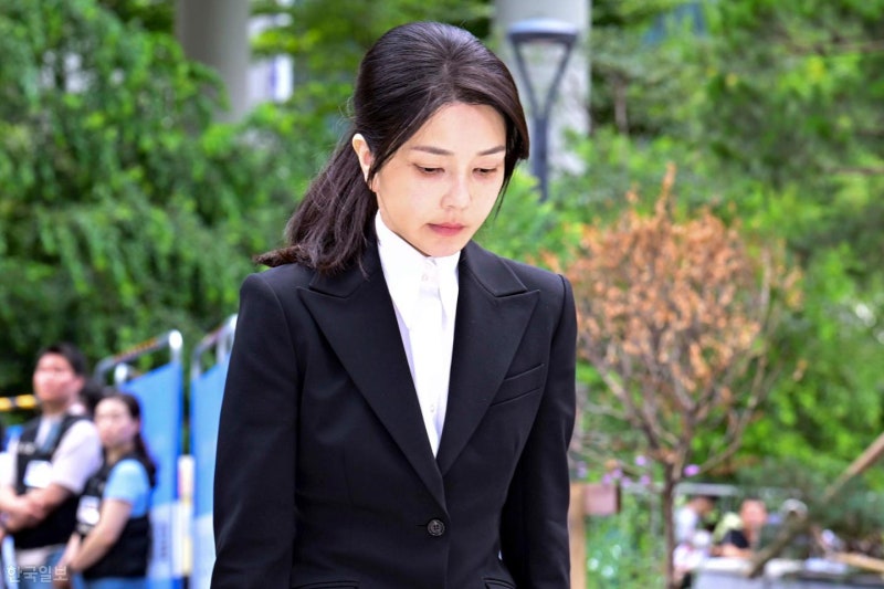 '<b>매관매직</b> 징역 7년' <b>김건희</b> 2심 시작…'국회 투입' 계엄군 간부 7명 1심...