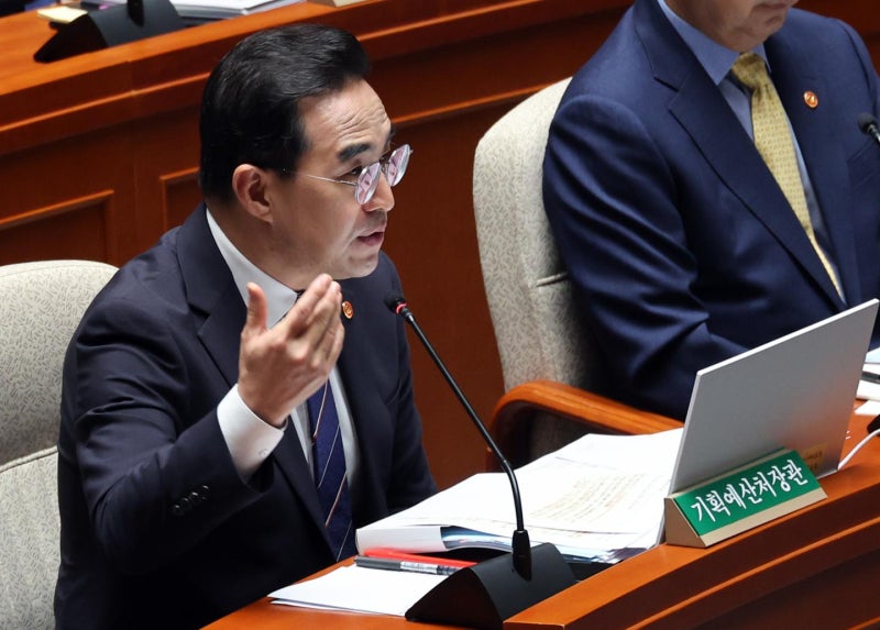 "내년 세수 100조 원 이상 더 걷혀"…사상 최대 국가 예산 '820조+α'