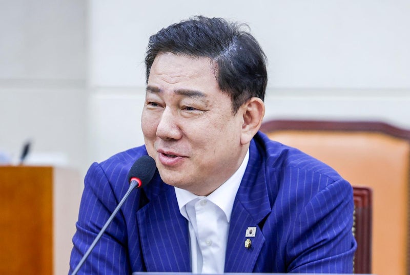 [속보] 1년 가까이 끈 김병기 <b>수사</b>… 경찰 <b>수사심의위</b> "한 달 내 신속 처...