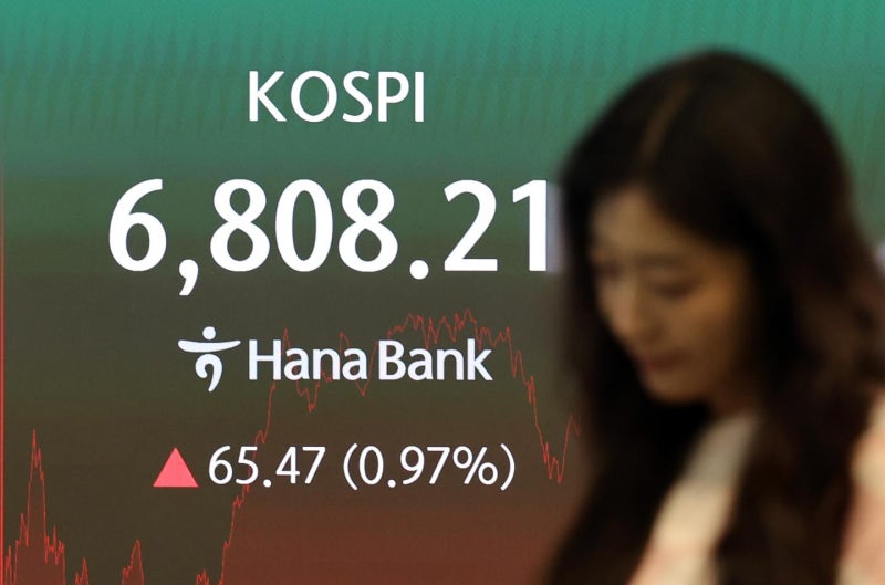 외인 매도 맞선 삼전·닉스 7조… '자사주 방파제' 다음 타자는