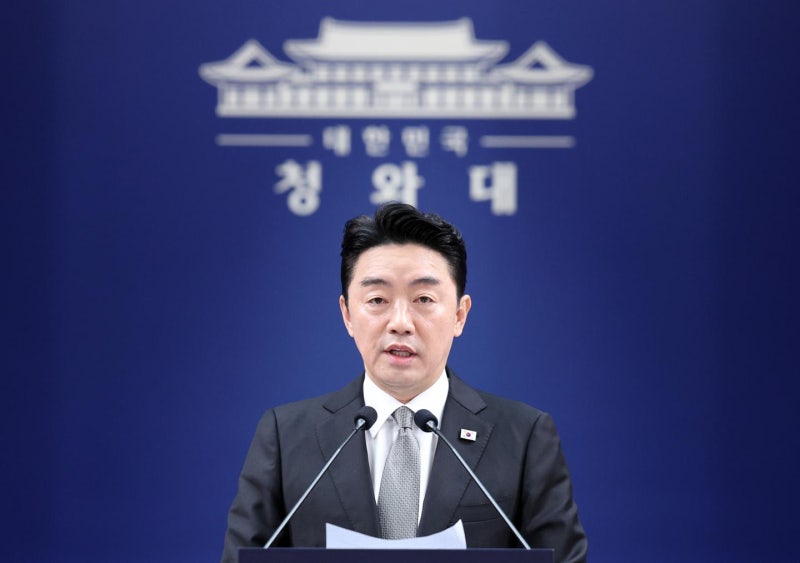 [속보] 李, 중폭 개각... 경제부총리 이형일, <b>국방</b> <b>강신철</b>, 법무 김승원...