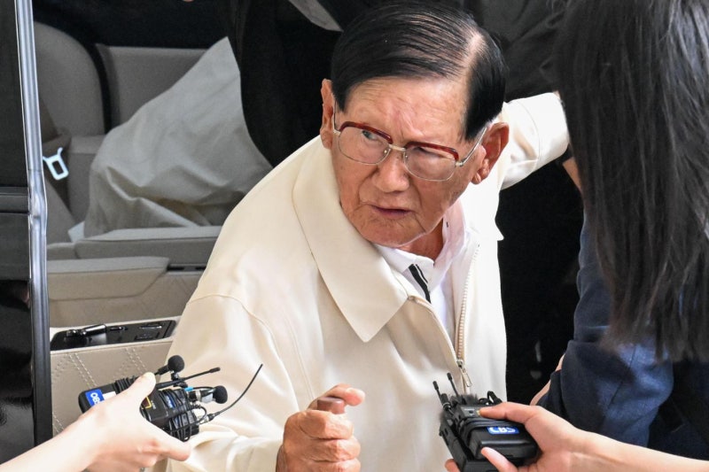 신천지·통일교 32명 <b>기소</b>... <b>정교유착 합수본</b> 8개월 수사 결과