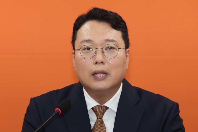 '포스트 이준석' 찾는 개혁신당... 2%대 지지율에 '개별 복당설'까지