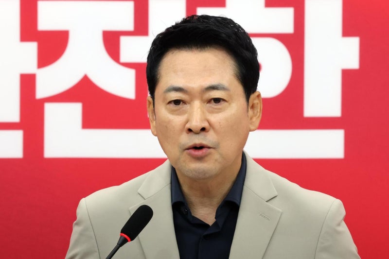 장동혁 "<b>ETF 게이트</b> 국조·<b>특검</b> 추진... 김용범 국감 출석해야"